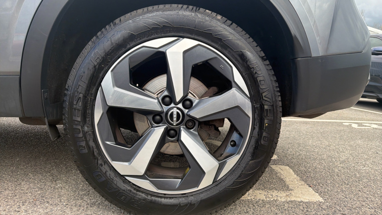 Nissan Qashqai 1.3 DiG-T MH N-Connecta 5dr Petrol Hatchback